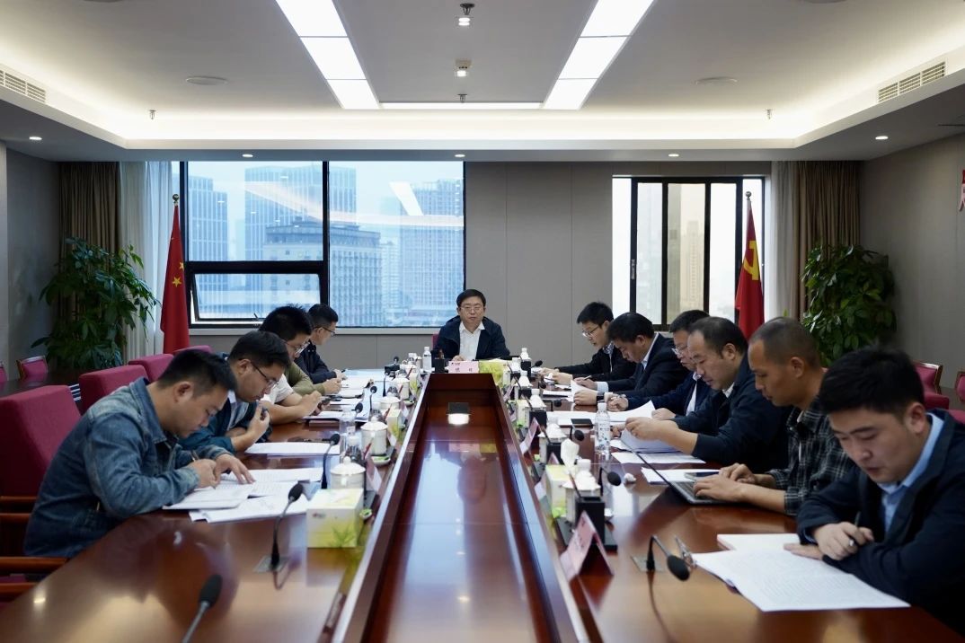 省尊龍凱時(shí)集團(tuán)召開(kāi)欠發(fā)達(dá)縣域托底性幫扶工作領(lǐng)導(dǎo)小組辦公室會(huì)議